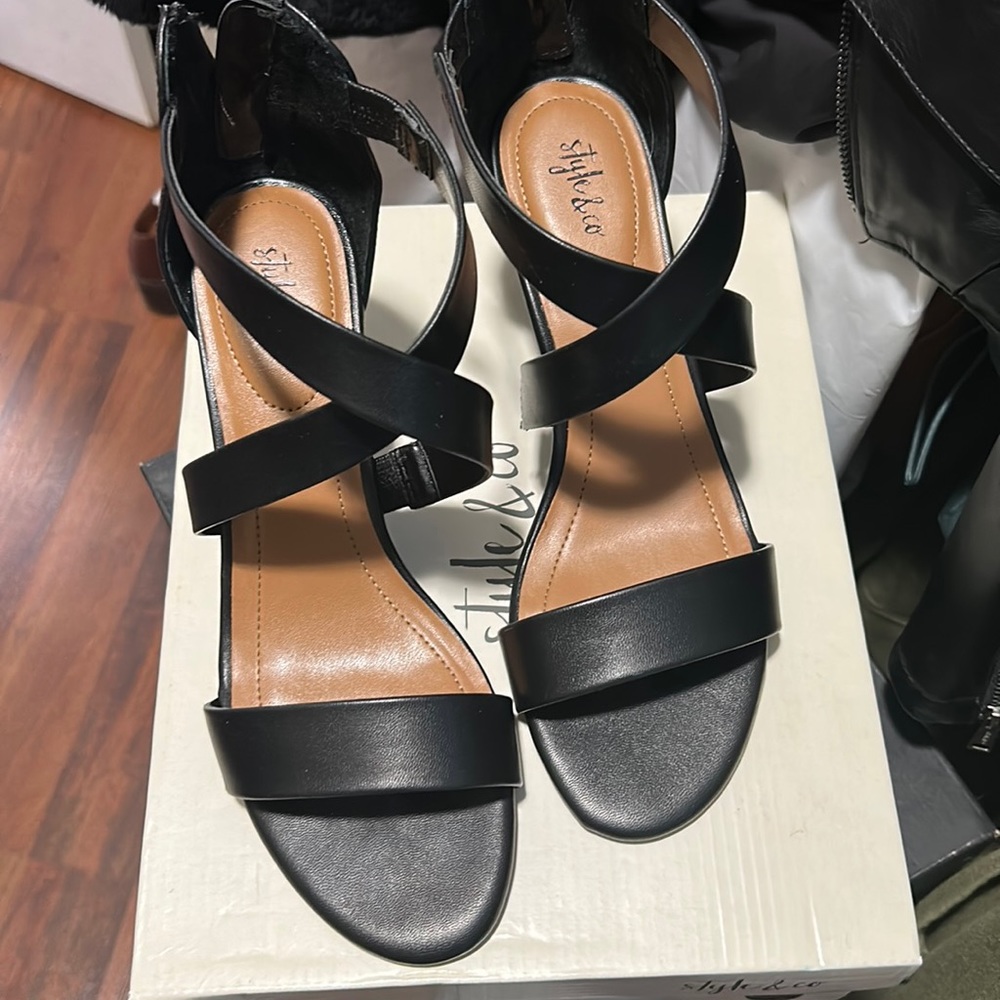 NIB strappy sandals